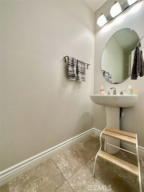 Building Photo - 108 Cordial