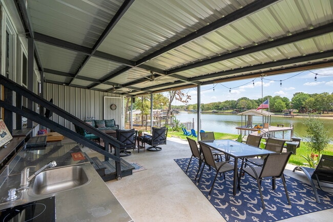 Building Photo - 150 Red Bluff Loop