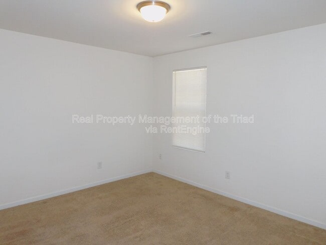 Building Photo - 1405 Asher Downs Dr