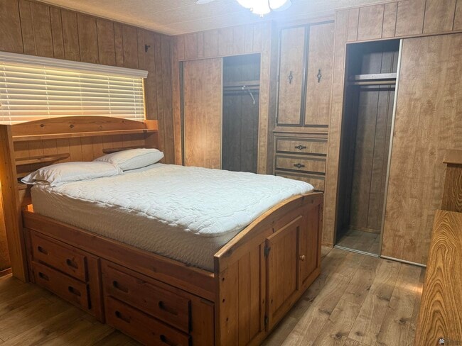 Building Photo - 9384 E Ranch Dr