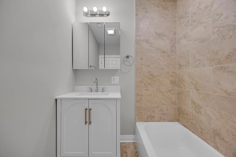 Building Photo - 6807 S Paulina St