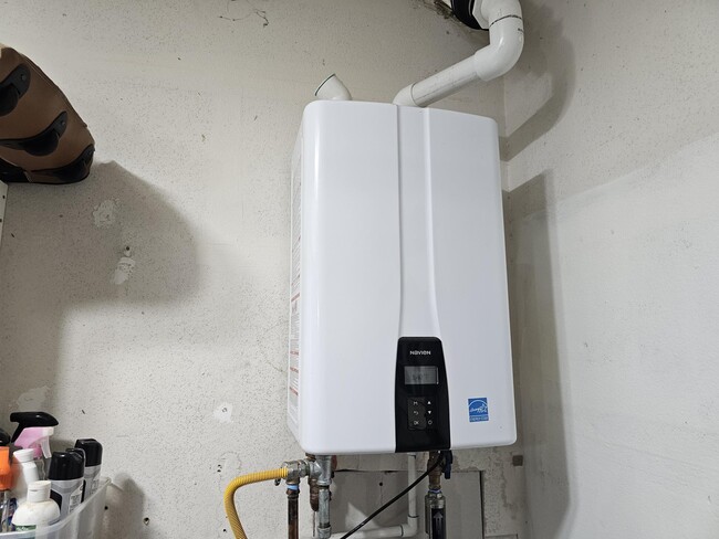 Tankless Water Heater - 9 Rue Monet