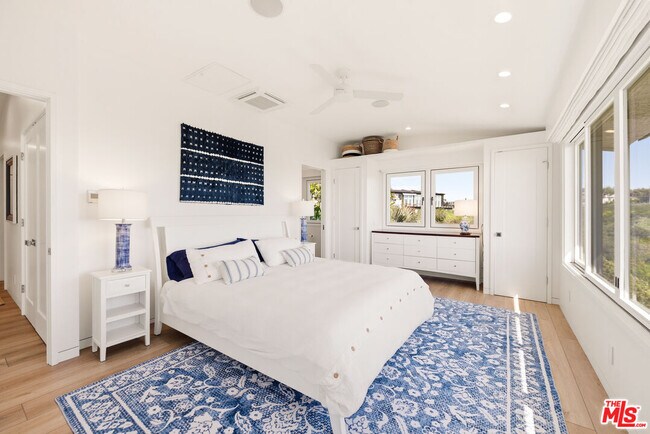 Building Photo - 6817 Seawatch Ln