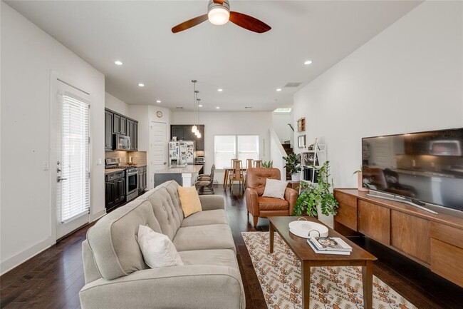 Building Photo - 2921 Prado St