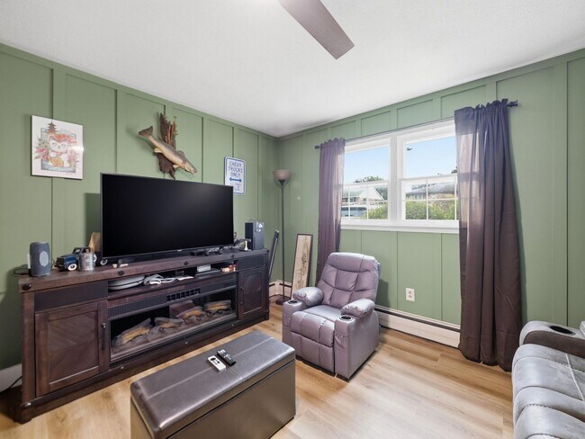 Building Photo - 173 Colonial Dr