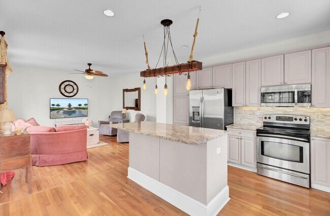 Building Photo - 1428 Bloomingdale Ln