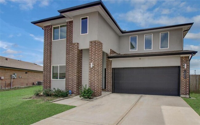 Building Photo - 14506 Rain Tree Dr
