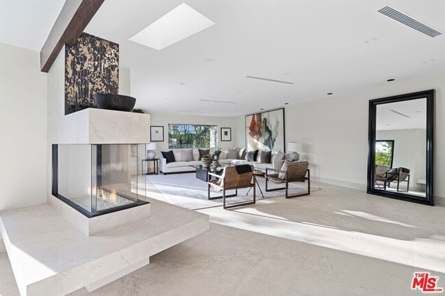 Building Photo - 2301 Donella Cir