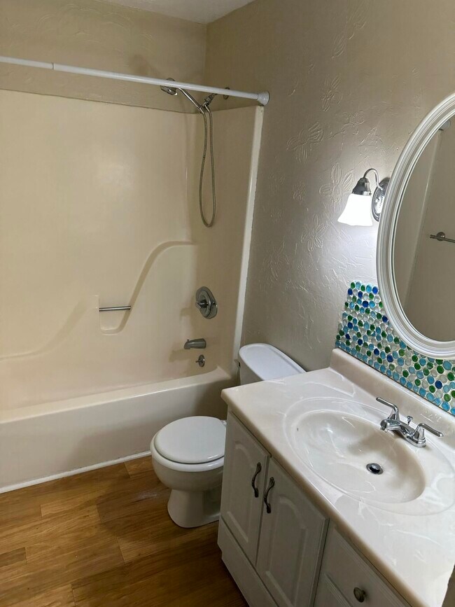 Building Photo - 415 Ridgewood Ln