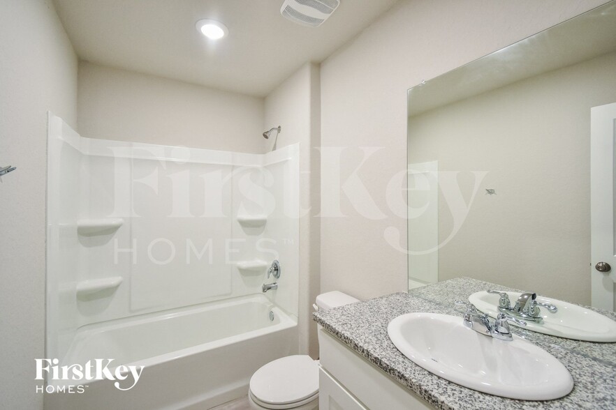 Building Photo - 10815 Giacconi Dr