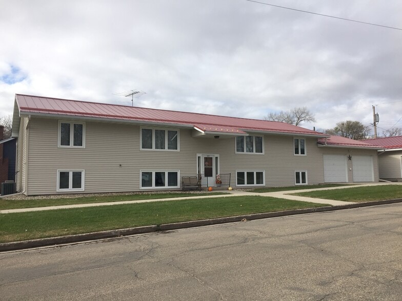 Front of Building - 425 6th Ave NW