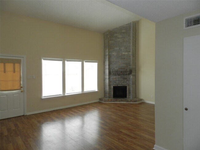 Building Photo - 14309 Misty Meadow Ln