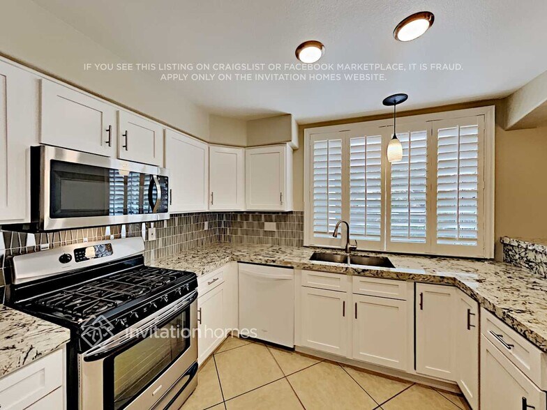 Building Photo - 2016 Canyon Breeze Dr