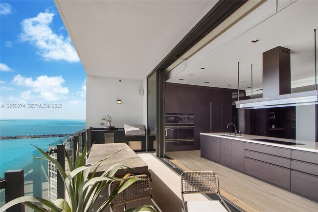 Building Photo - 1451 Brickell Ave