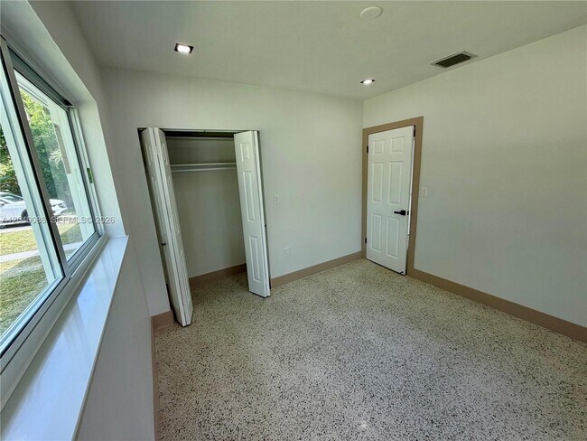 Building Photo - 8235 SW 62nd Pl