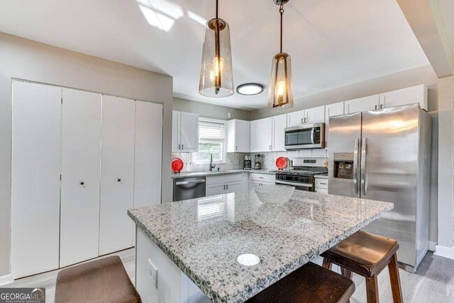 Building Photo - 6385 Lobelia Rd SW