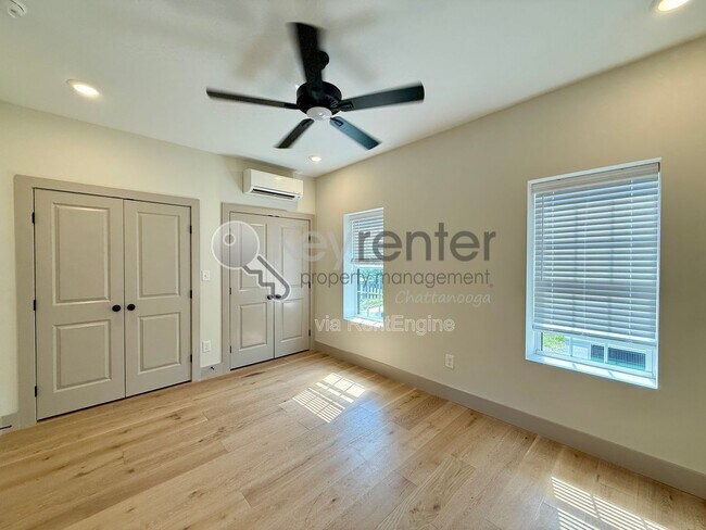 Building Photo - 1072 Amelia Ct