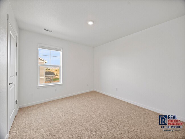 Building Photo - 4 Bed 2.5 Bath Newer Build in Berthoud!