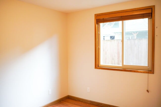 Building Photo - Sprawling 2-Story Mid-Century 4-Bed/2-Bath...