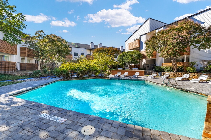 Tides at Royal Lane North 9505 Royal Ln Dallas TX 75243 Apartment