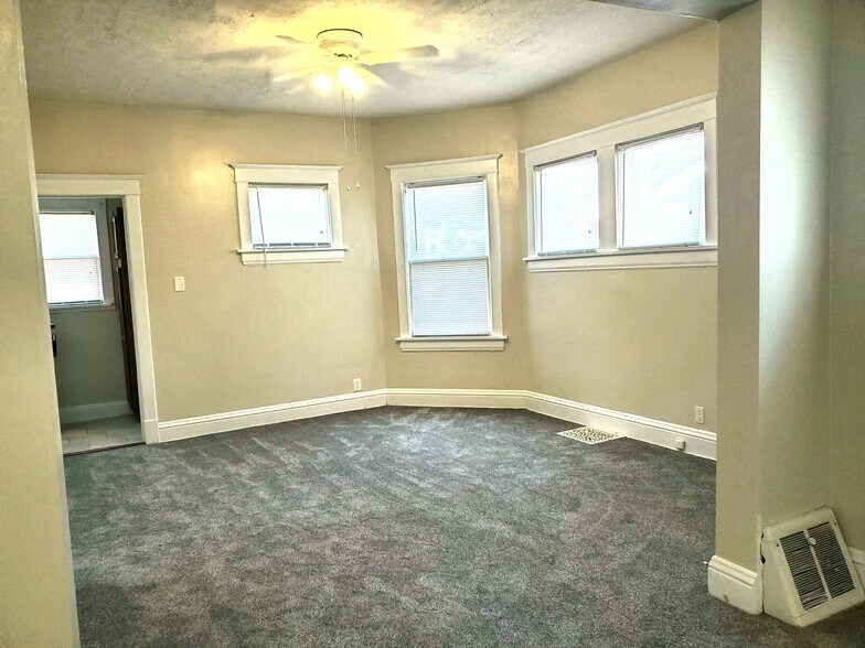 Building Photo - 3560 Jones St