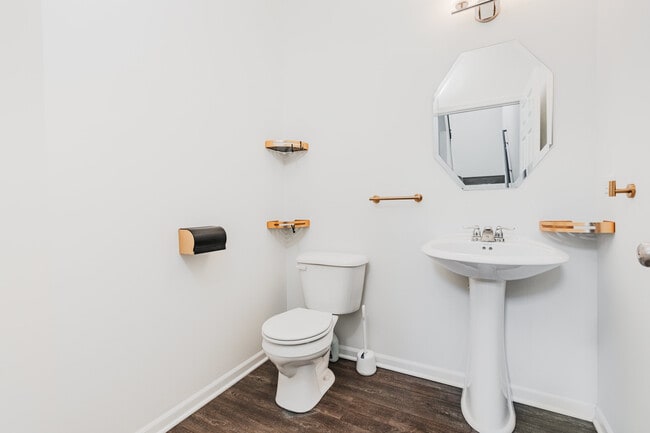 Building Photo - 4446 Monroe Ct