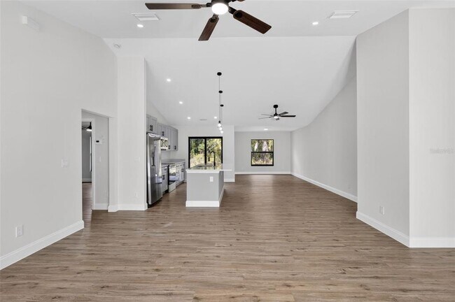 Building Photo - 20412 Elrose Ave