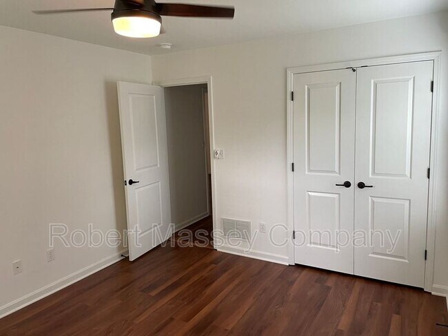 Building Photo - 8505 Saurel Dr