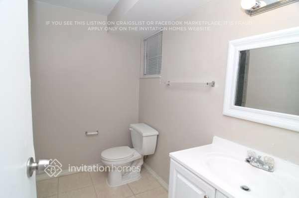 Building Photo - 7173 Channelside Ln