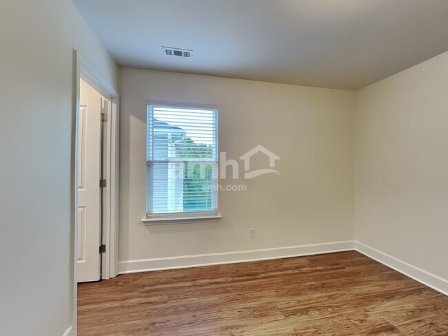 Building Photo - 3110 Esquire Dr
