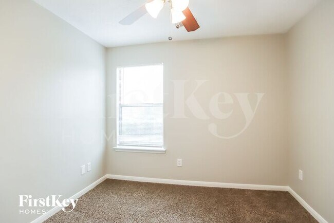 Building Photo - 3526 Fuller Bluff Dr