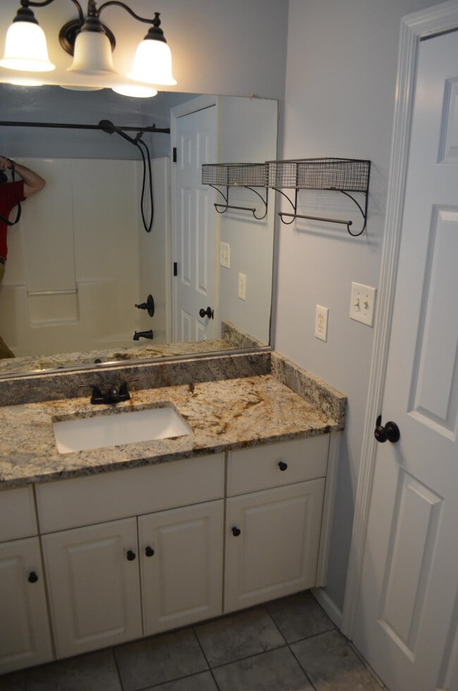 Building Photo - 638 Devon Rd