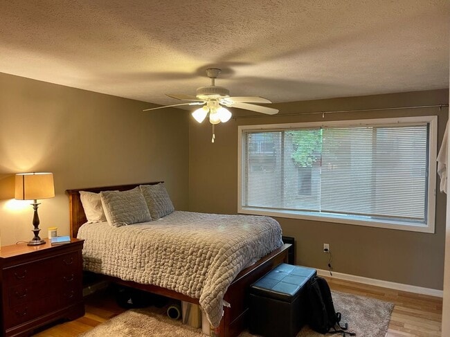 Building Photo - 115 Biscayne Dr NW