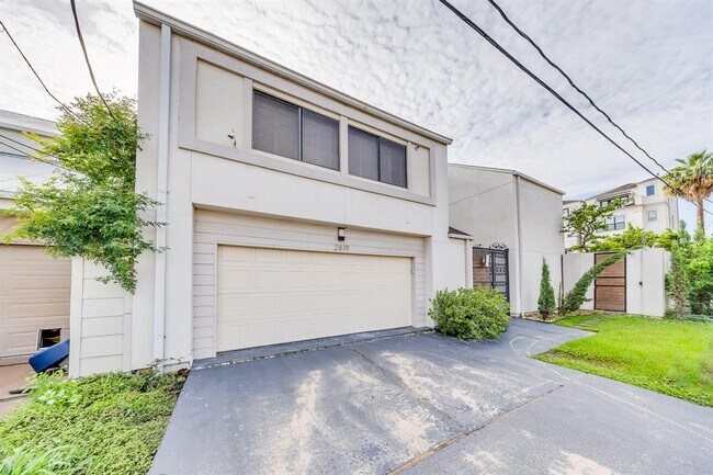 Building Photo - 2819 Bering Dr