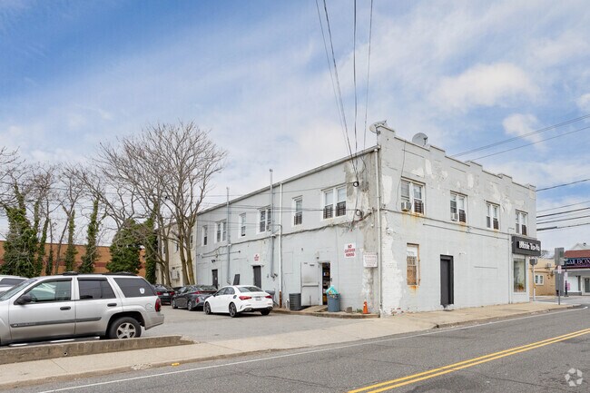 Parking - 1884-1892 Grand Ave
