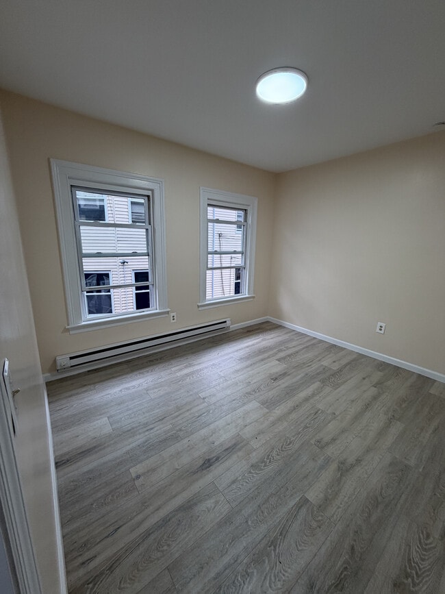 Building Photo - 349 Willow St