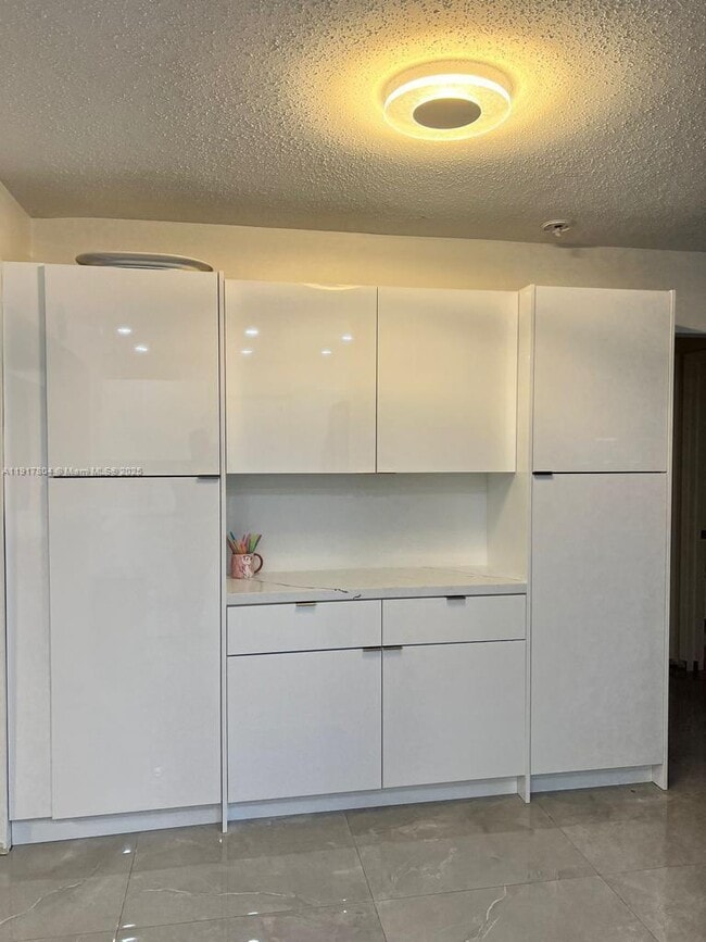 Building Photo - 7303 NW 57th Dr