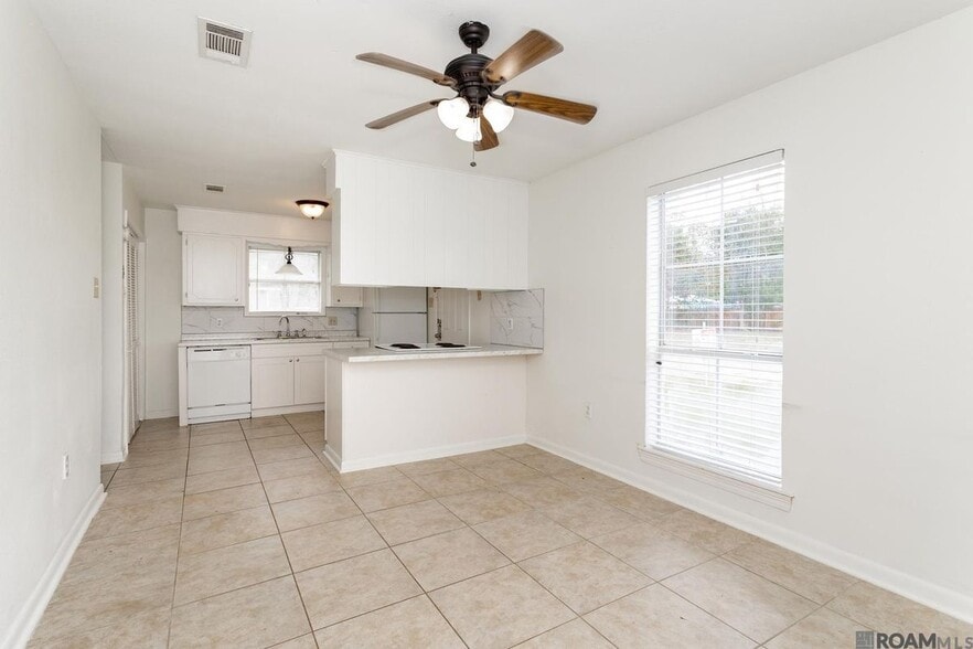 Building Photo - 3431 Brightside Dr