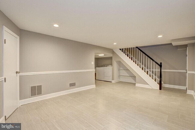 Building Photo - 4811 Drummond Ave