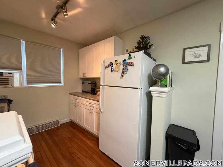Building Photo - 402 Highland Ave