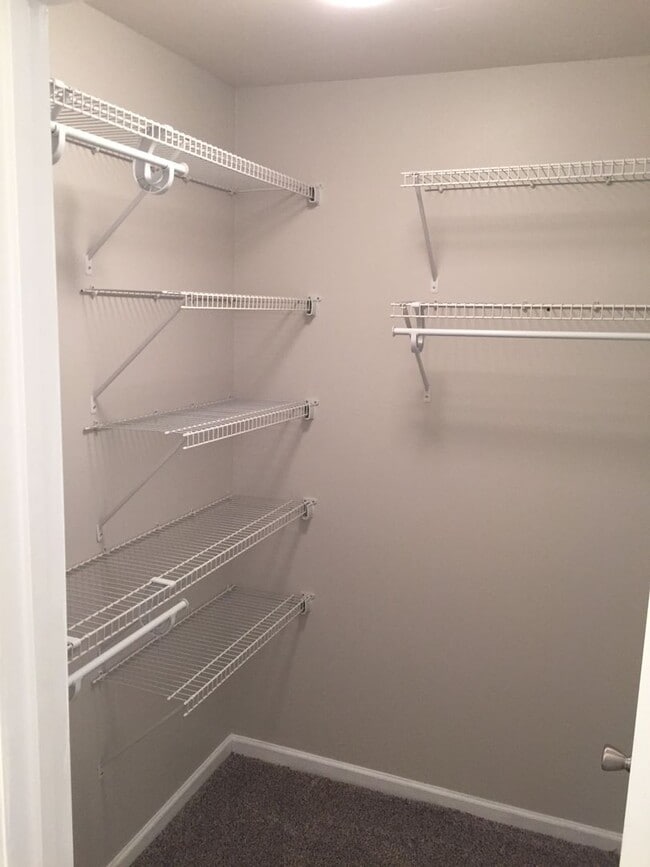 Building Photo - 3 Bedroom Townhome in Lynchburg