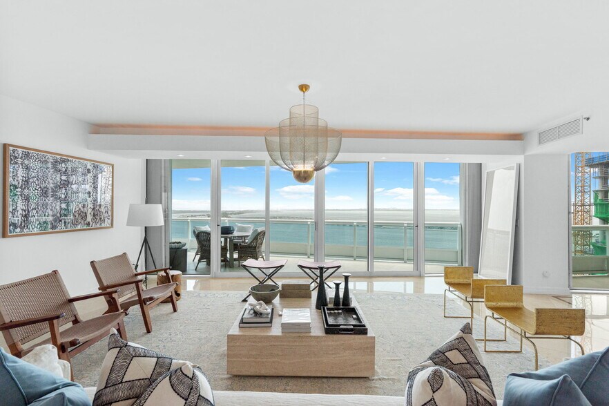 Building Photo - 1643 Brickell Ave