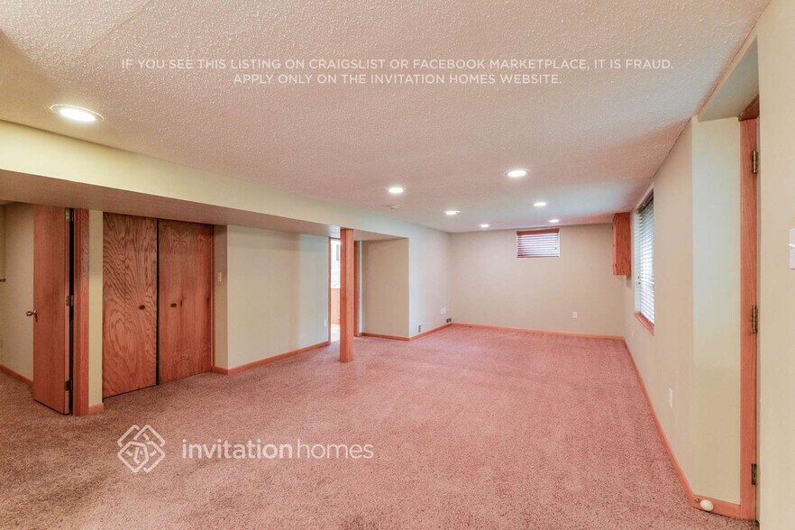 Building Photo - 671 Helene Pl NE