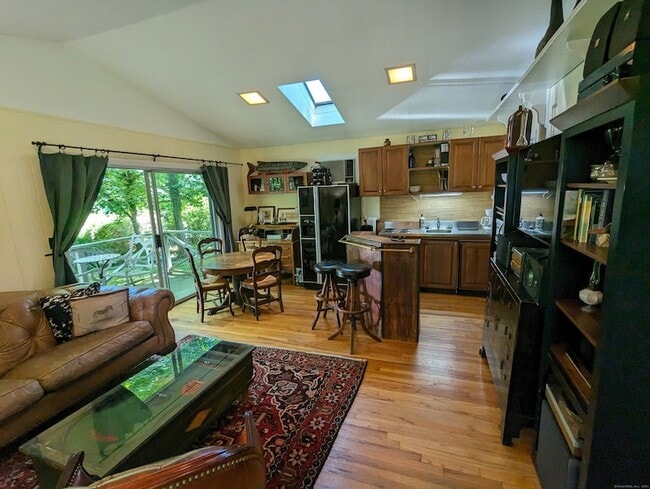 Building Photo - 3 Wild Rose Ln