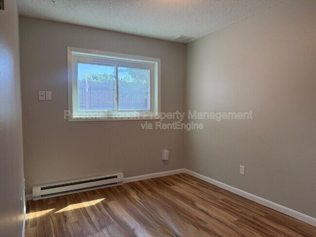 Building Photo - 2119 2nd Ave E