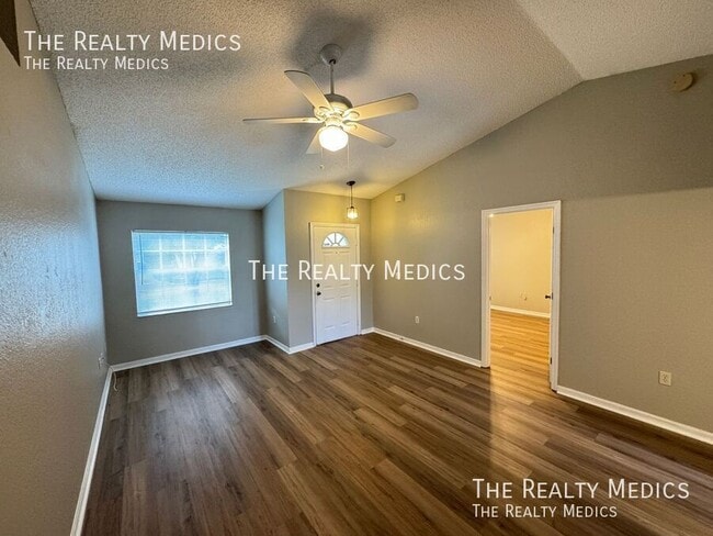 Building Photo - 123 Mohawk Cir