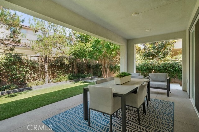 Building Photo - 2621 E Clara Ln