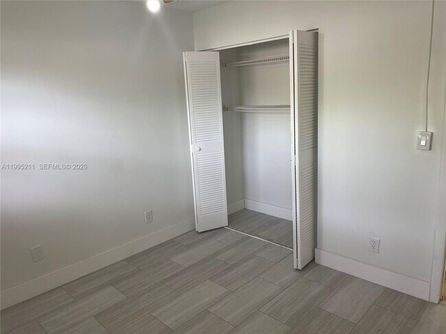 Building Photo - 3199 Foxcroft Rd