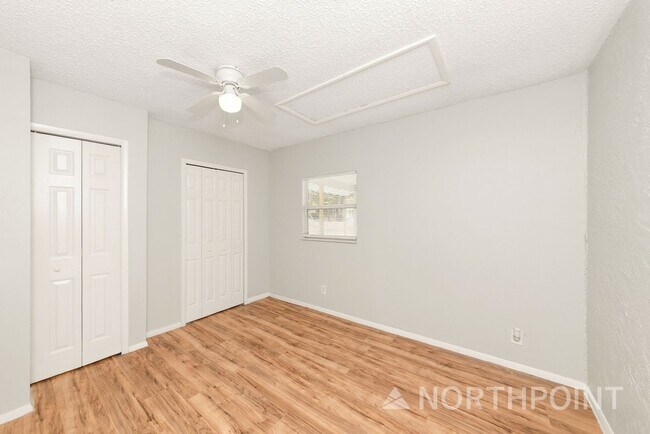 Building Photo - 3 BR/2BA | Newly Renovated Single Family Home |  Fenced backyard| In Bradenton!