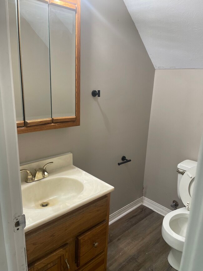 Building Photo - 16222 Howe Rd